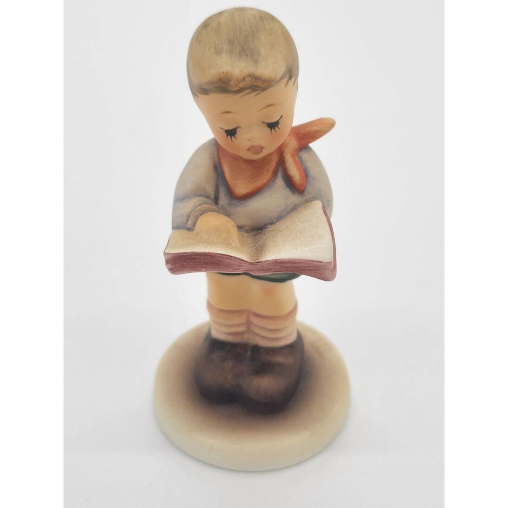 Hummel Figurine HUM #2087/B Honor Student #1528 in Original Box w/ Certificate
